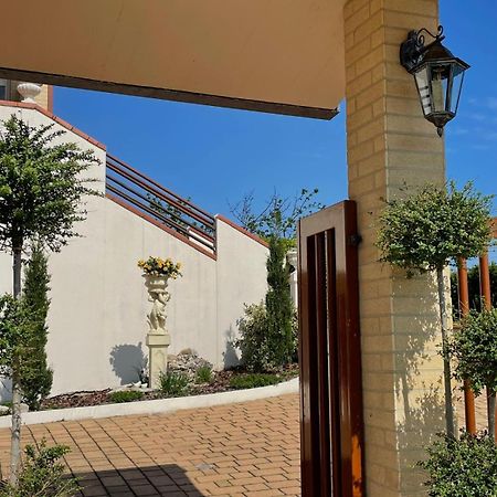 Appartamento In Villa Villalfonsina Exterior photo